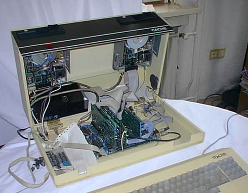 The motherboard and periphals in the spacious enclosure. Source: http://www.applefritter.com/node/193 © 2004 Tom Owad, Gerard Goorden.